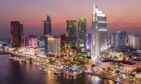 Tăng trưởng 6 tháng dưới 9%, Hà Nội, TP.HCM vẫn quyết vượt 10% cả năm