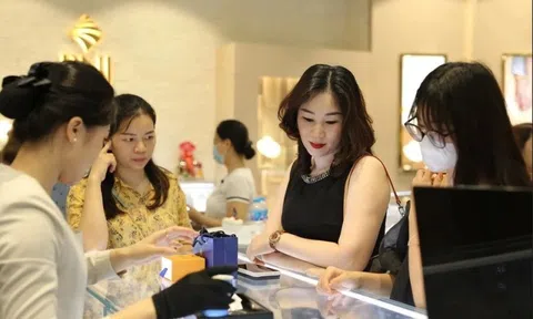 Em trai bà Cao Thị Ngọc Dung đăng ký mua 300.000 cổ phiếu PNJ