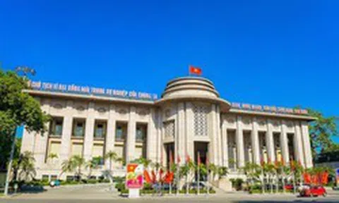 Chuyên gia: Động thái mới của Ngân hàng Nhà nước có thể khiến các ngân hàng cạnh tranh mạnh hơn trong huy động tiền gửi