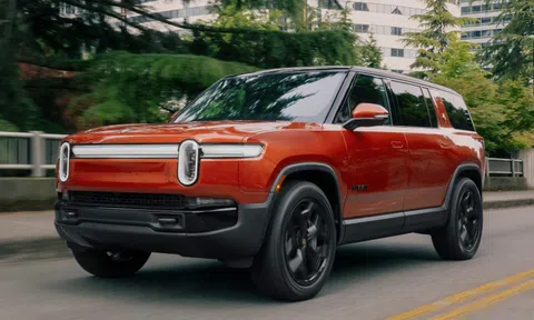 Vì sao cổ phiếu hãng xe điện Mỹ Rivian giảm mạnh?