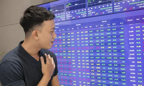 'Chuyến tàu lượn' của nhà đầu tư chứng khoán