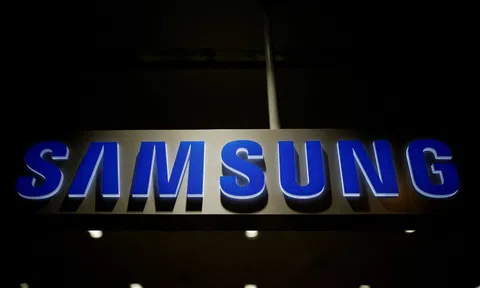 Dự báo lãi quý bằng 3 năm cộng lại, cổ phiếu Samsung vẫn lao dốc