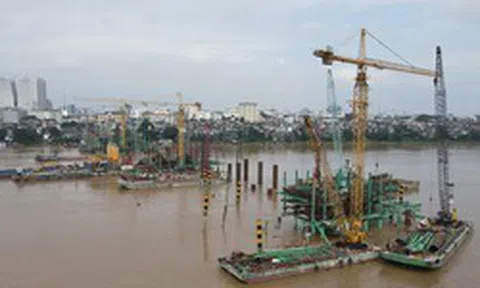 Ba đại công trường vượt sông Hồng tăng tốc