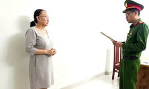 NÓNG: Khởi tố chủ tiệm vàng Kim Lý, Ngọc Tâm và Ngọc Châu Âu