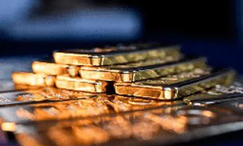 Hai “gã khổng lồ” nghìn tỷ USD bán hơn trăm tấn vàng chỉ trong vài tháng