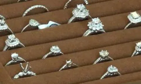 Khổ như đi bán kim cương: Tài sản tiền tỷ thành… cục đá