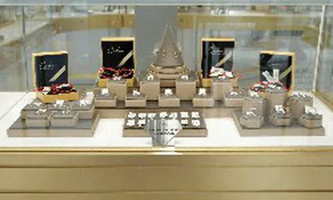 Thêm một chuỗi cửa hàng bán kim cương, vàng lớn thông báo dừng kinh doanh 2 tháng để tái cấu trúc toàn diện