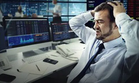 Khối ngoại bán ròng gần 500 tỷ trong ngày VN-Index ngược dòng ngoạn mục, tâm điểm "xả" loạt cổ phiếu ngân hàng
