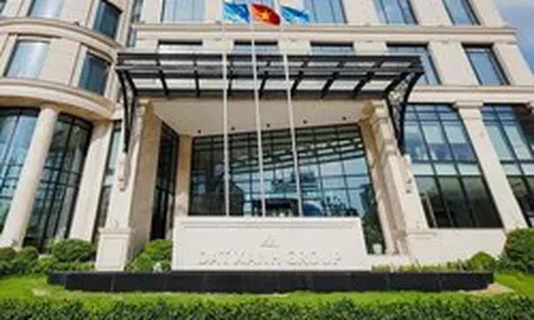 Cổ phiếu bất động sản 'rơi' mạnh, có mã rẻ như trà đá