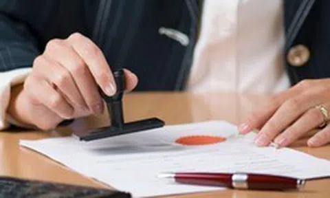 Đề xuất bỏ công chứng giao dịch đất đai: Người mua nhà sẽ gặp rủi ro nào?