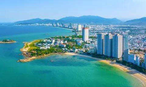 Tỉnh có đường bờ biển dài nhất Việt Nam bùng nổ du lịch: Nửa năm thu hơn 42.000 tỷ đồng, hút gần 5 triệu khách Hàn, Nga, Trung...