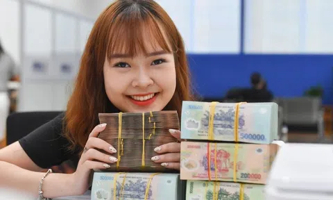 Chênh lệch lãi suất tiền gửi online - tại quầy lên tới hơn 3%/năm