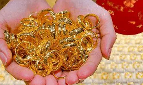 Giá vàng nhẫn trơn, vàng miếng chiều 31/7 bất ngờ quay đầu