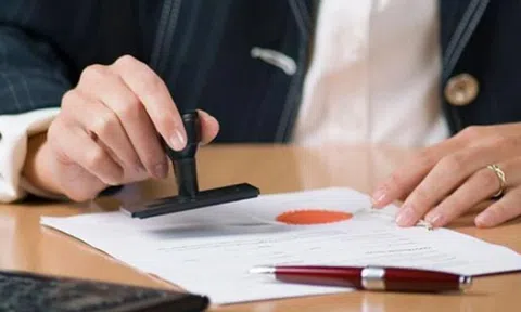 Đề xuất bỏ công chứng giao dịch đất đai: Người mua nhà gặp rủi ro nào?