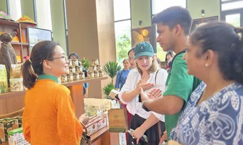 Đặc sản Đà Nẵng tìm khách quốc tế từ sân bay, resort 5 sao