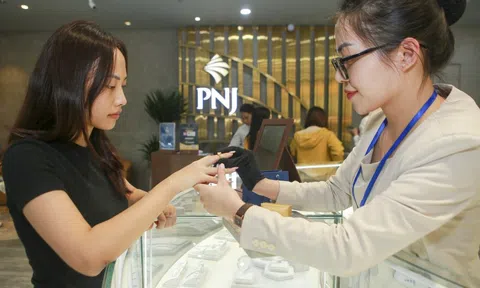 PNJ lỗ gần 300 tỷ vì trích lập dự phòng mua lại kim cương, vàng
