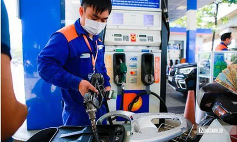 Đề xuất doanh nghiệp được quyền tự quyết định và công bố giá bán lẻ xăng dầu