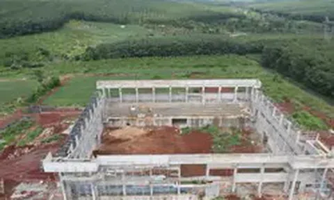 Vụ sập mái Nhà thi đấu hơn 22 tỷ đồng: Công an vào cuộc, Sở Xây dựng chỉ loạt tồn tại