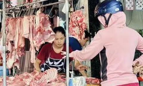 Bộ Tài chính nói gì về tình trạng ‘lương chưa tăng, giá đã chạy trước’?