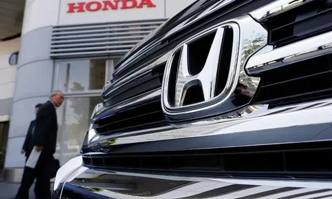 Một doanh nghiệp nhà nước nhận hơn 2 tỷ USD từ Honda, Toyota và Ford