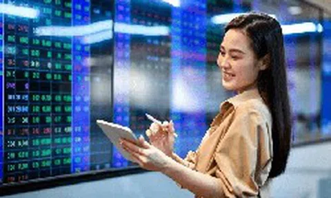 Hai cổ phiếu bất ngờ được tự doanh CTCK "gom" hàng trăm tỷ  trong phiên đầu tuần
