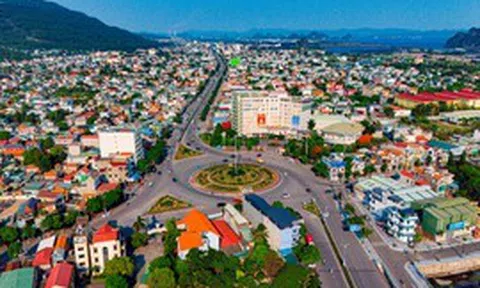 Tỉnh được loạt ông lớn Vingroup, Sun Group, FLC… rót vốn, được tập đoàn bán lẻ Thái Lan nhắm đến mở rộng chuỗi siêu thị, trung tâm thương mại