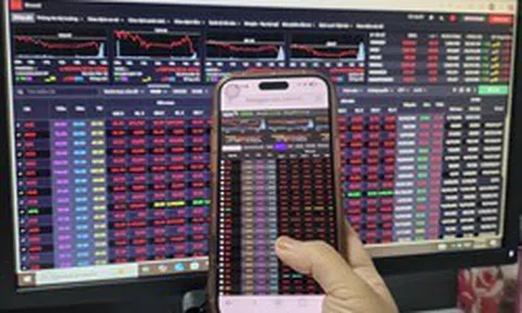 VN-Index xanh điểm, cổ phiếu đỏ sàn vẫn chiếm ưu thế