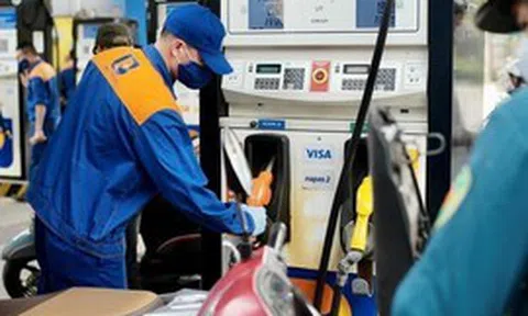 Giá xăng dầu đồng loạt giảm, riêng dầu mazut tăng