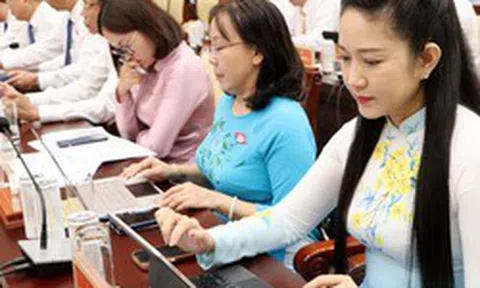 Sắp xếp, tổ chức lại bộ máy, thành lập 29 phường mới; hỗ trợ đào tạo bác sĩ nội trú tối đa 100 triệu đồng/năm