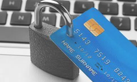 Ngân hàng thông báo phong tỏa tài khoản và tự động trích tiền với những trường hợp này