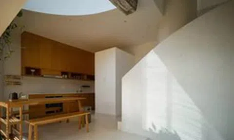 Nhà cuối hẻm gây ấn tượng với cầu thang xoắn