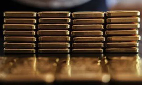 Giá vàng bật tăng 15% trong tháng 8, chuyên gia cảnh báo một vùng giá có thể kích hoạt áp lực chốt lời