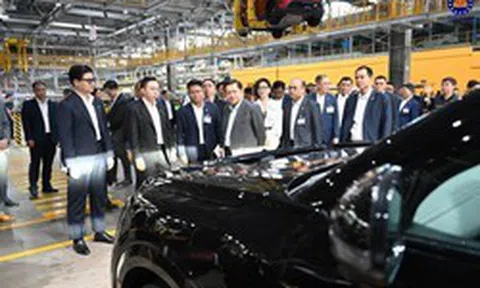 Thăm nhà máy VinFast, Tổng thống Myanmar bày tỏ ấn tượng với 3 thứ của hãng xe “Made in Vietnam”