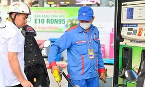 Giá xăng dầu hôm nay 3/9: Xăng tăng tới 720 đồng/lít, giá dầu đồng loạt giảm