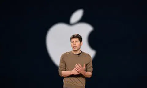 “Tôi là fan cuồng Apple”: Sam Altman bất ngờ thổ lộ giữa lúc OpenAI bị Apple kiện