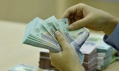 Lãi suất liên ngân hàng giảm mạnh, NHNN bơm ròng hơn 5.600 tỷ đồng