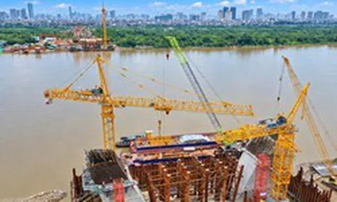 Cầu Tứ Liên tăng tốc thi công chặng nước rút