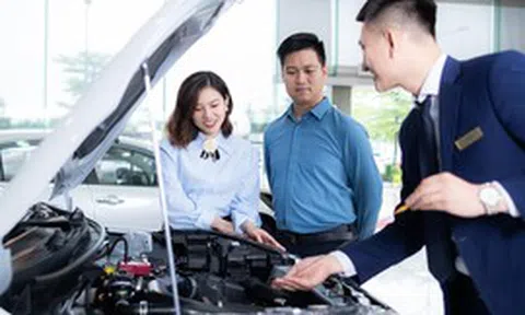 Phía sau cuộc đua ô tô giảm giá cả trăm triệu