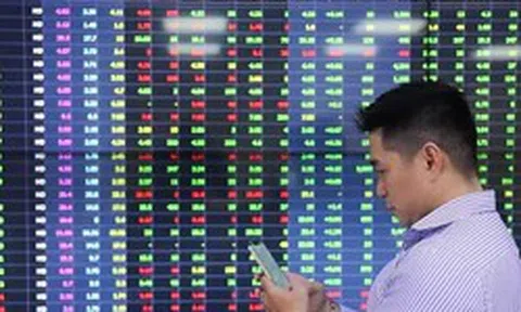 VN-Index đảo chiều trước giờ nâng hạng