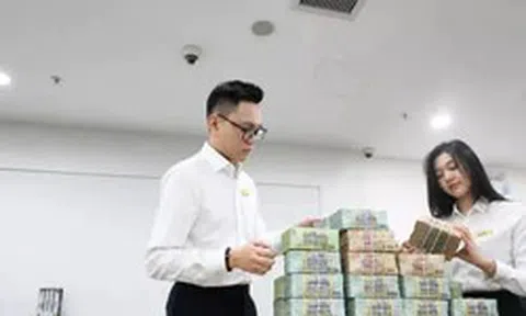 Thấy gì về biến động lãi suất ngân hàng?