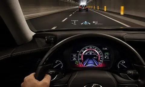Lexus bị tố nhận diện sai mắt người lái, tài xế Mỹ gốc Á tính chuyện kiện hãng
