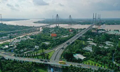 Chưa đầy 1 năm, từ vị trí gần bét bảng, một tỉnh miền Tây thần tốc vượt qua Hà Nội, TPHCM, leo lên top 1 trong một chỉ tiêu: Hơn 4 triệu người dân trực tiếp hưởng lợi