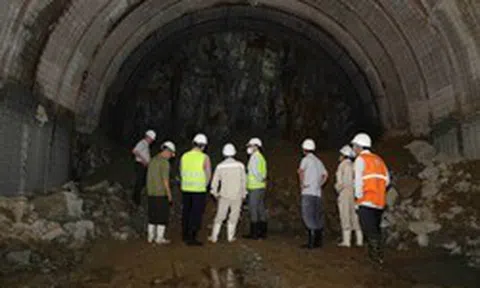Diễn biến mới tại công trình 21.000 tỷ đồng lớn nhất Đông Nam Á: Toàn bộ gian máy nằm dưới lòng núi, phải đào 3.000 m hầm ngang