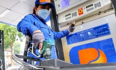 Tiếp tục giảm thuế xăng dầu đến hết năm 2026