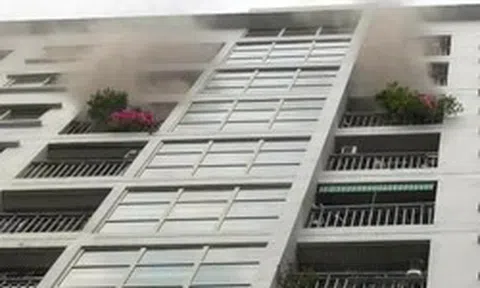Cháy chung cư ở Hà Nội lúc rạng sáng