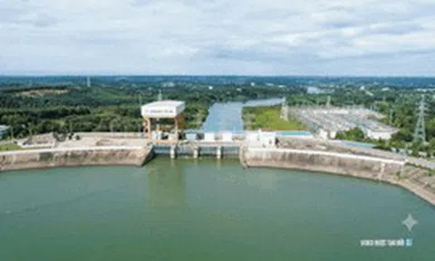 'Lên đời' đại công trình của Việt Nam: Đào 400.227 m3 đất đá, đổ 48.354 m3 bê tông, lắp đặt 2.103 tấn thiết bị