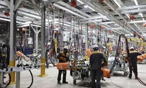 Tỷ phú Phạm Nhật Vượng đồng loạt tuyển hơn 6.200 lao động tại quê nhà: Chỉ cần tốt nghiệp cấp 2 đã có cơ hội, có vị trí thu nhập đến 41 triệu đồng/tháng