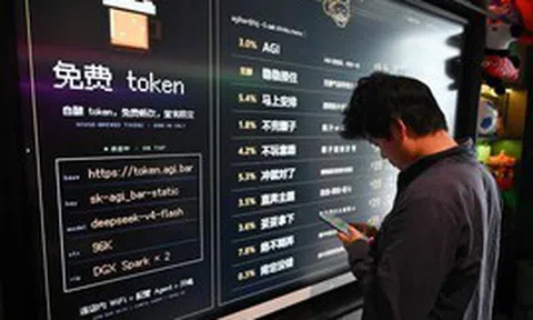 Độc lạ Trung Quốc: Quán bar miễn phí token AI cho khách đến nhậu, lỗ chổng vó vẫn quyết mở thêm chi nhánh