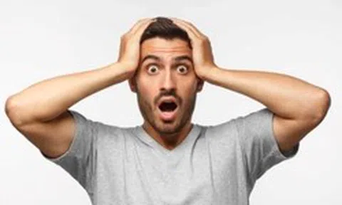 Chuyện gì đây: Chủ tịch cùng hai cổ đông lớn đồng loạt bán hơn 27% vốn DN trước thềm họp đại hội bất thường