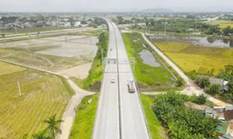 Đề xuất gần 180.000 tỷ 'lên đời' 18 đoạn tuyến cao tốc Bắc - Nam